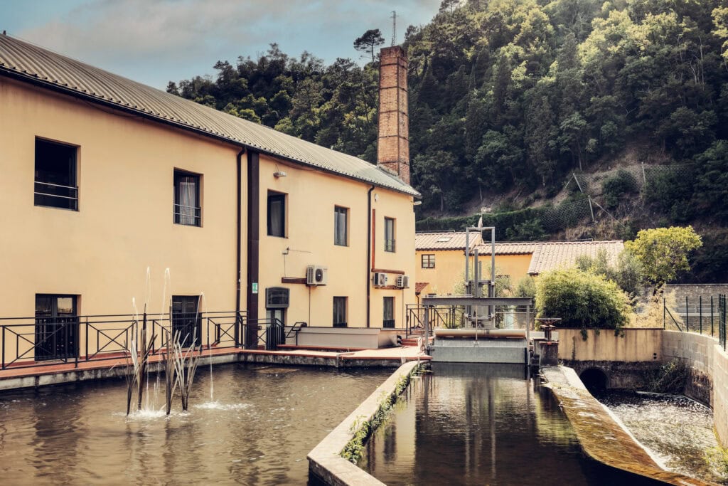 Costruzione Vasche All'esterno Del Museo Materia